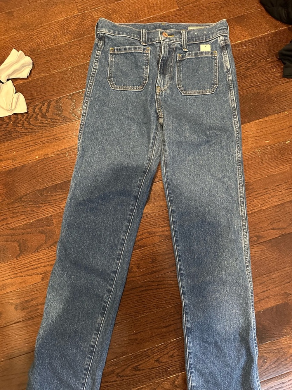 GAP Women's Straight-Leg Jeans in Medium Blue Wash